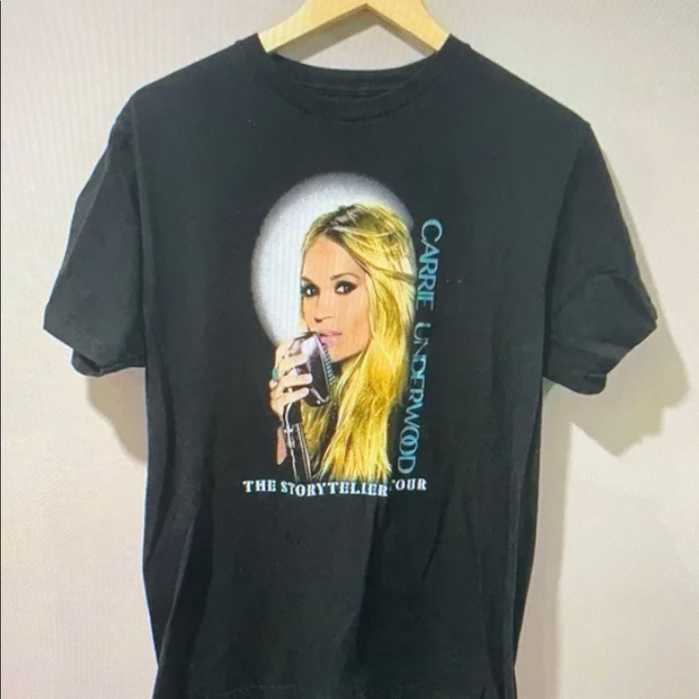 Black Graphic Tee - Short Sleeve